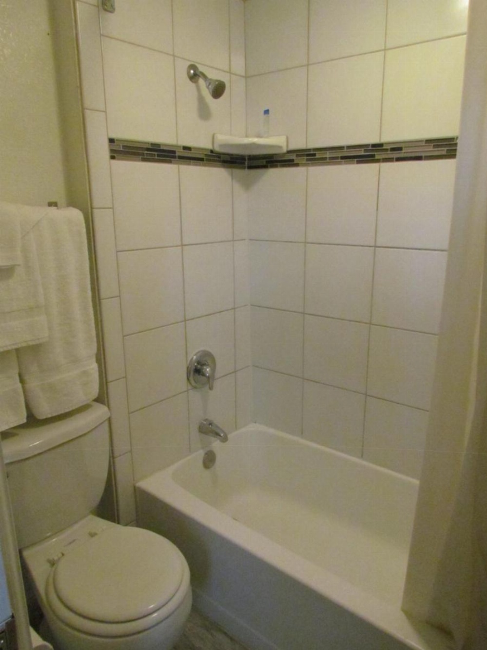 Room image 4